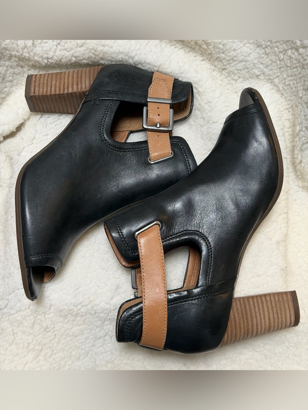 Clarks Artisan Black Leather Shira Nicole Peep Toe 3" Booties Women's Size 9 M - Picture 12 of 14